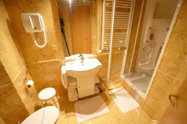 Hotel Dinara Livno Quarto foto