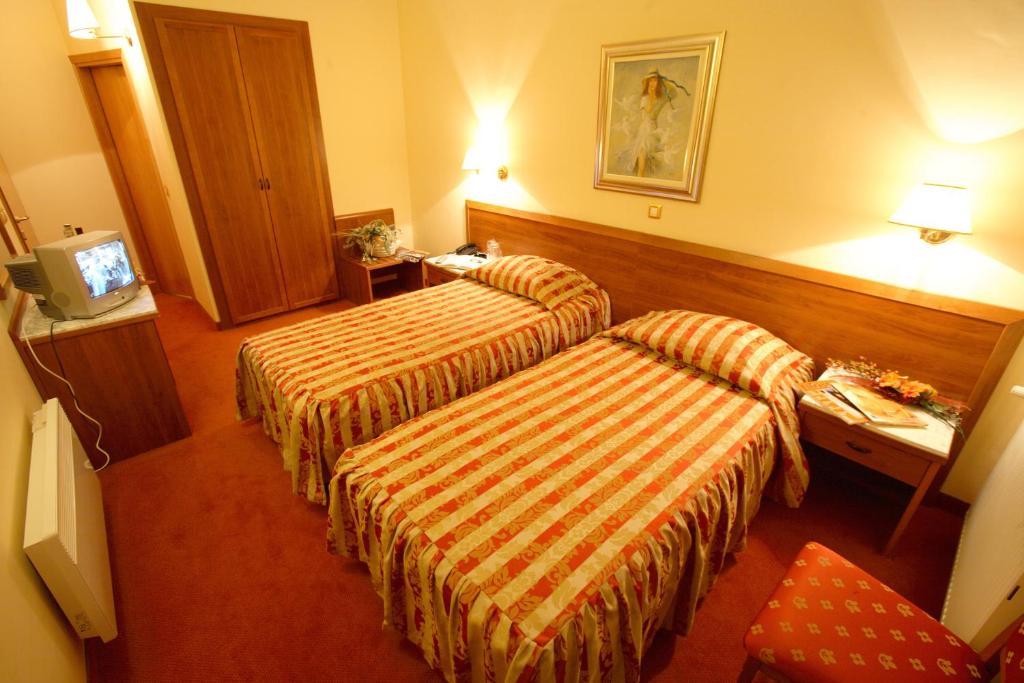 Hotel Dinara Livno Quarto foto